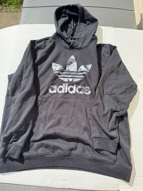 Adidas 2XL hoodie. Black. Pre-owned condition.